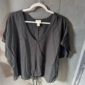 Ava & Viv Black V-Neck Tie Front Blouse